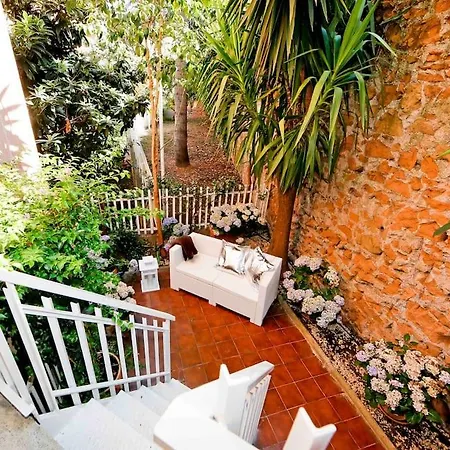 Lägenhet Charming Patio Trastevere *